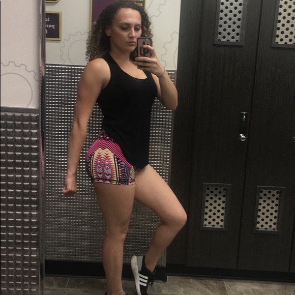 Meet your Posher, Destiny - Picture 2 of 3